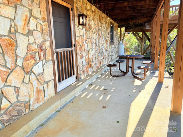 452 Wilderness Drive, Marion, NC 28752