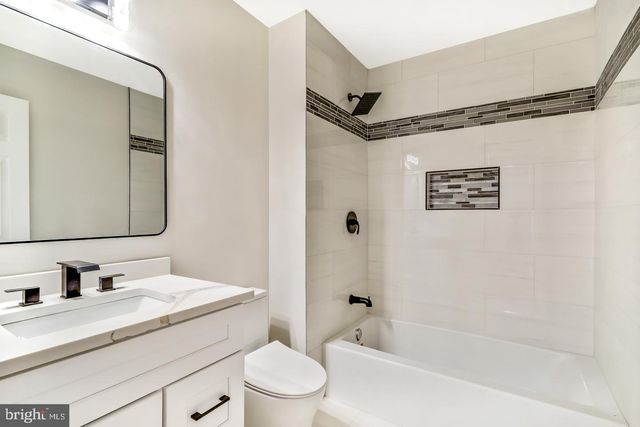 2704 TALL PNES, Pine Hill, NJ 08021