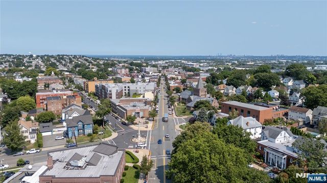 81 Chestnut Street 2nd floor, Rutherford, NJ 07070