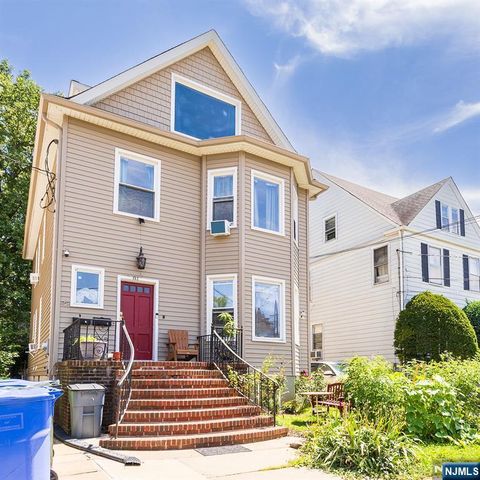 81 Chestnut Street 2nd floor, Rutherford, NJ 07070