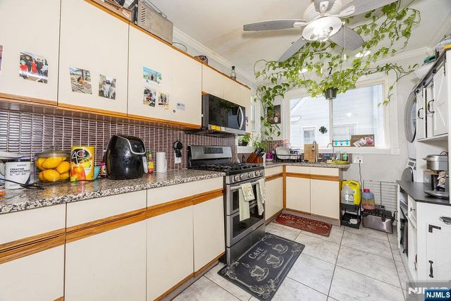 81 Chestnut Street 2nd floor, Rutherford, NJ 07070