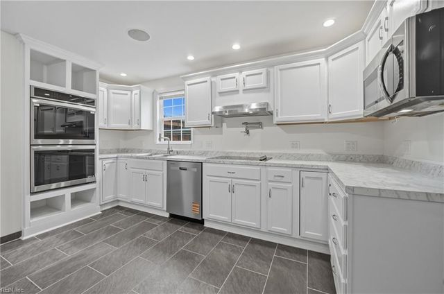 1133 Oldwood ST, Chesapeake, VA 23324