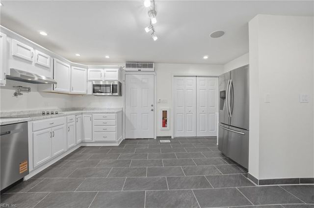 1133 Oldwood ST, Chesapeake, VA 23324