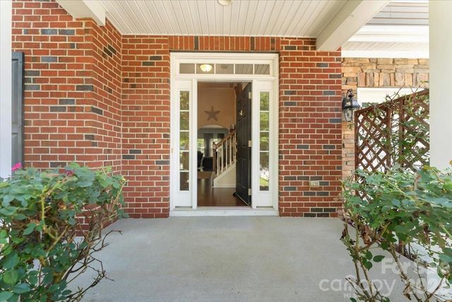 9718 Loughlin Lane, Charlotte, NC 28273
