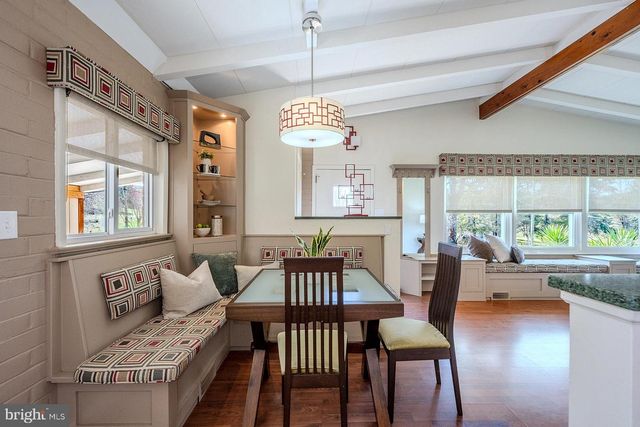 2904 FARMINGTON DR, Alexandria, VA 22303