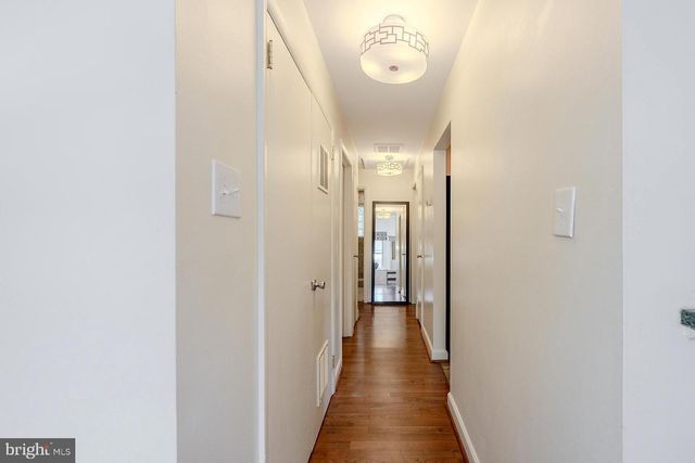 2904 FARMINGTON DR, Alexandria, VA 22303