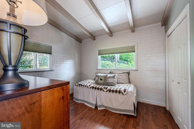 2904 FARMINGTON DR, Alexandria, VA 22303