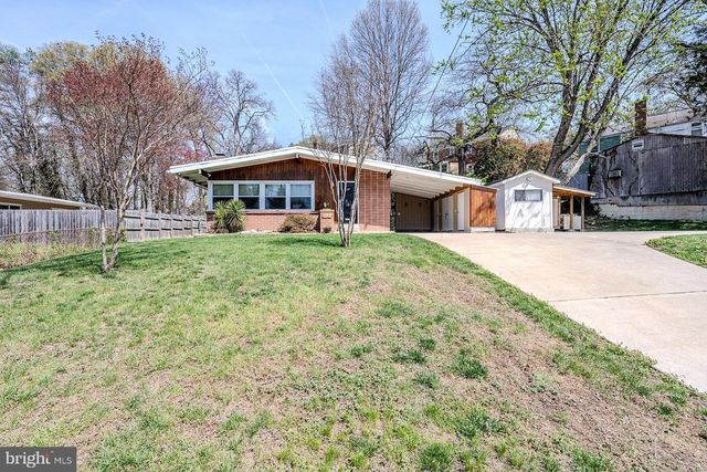 2904 FARMINGTON DR, Alexandria, VA 22303