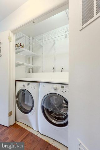 2904 FARMINGTON DR, Alexandria, VA 22303