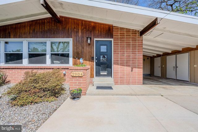 2904 FARMINGTON DR, Alexandria, VA 22303