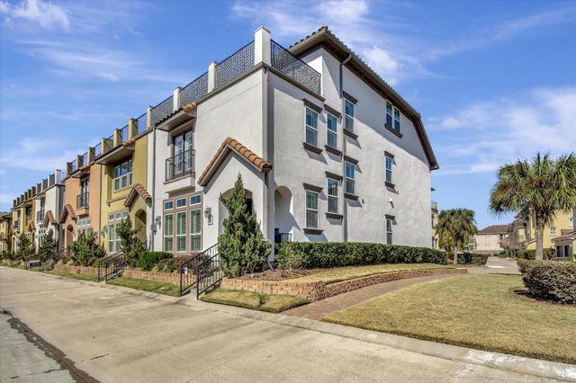 6 W Oaks Drive, Houston, TX 77058