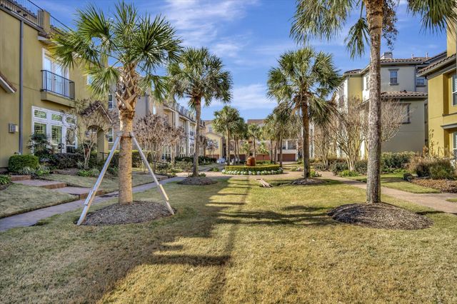 6 W Oaks Drive, Houston, TX 77058