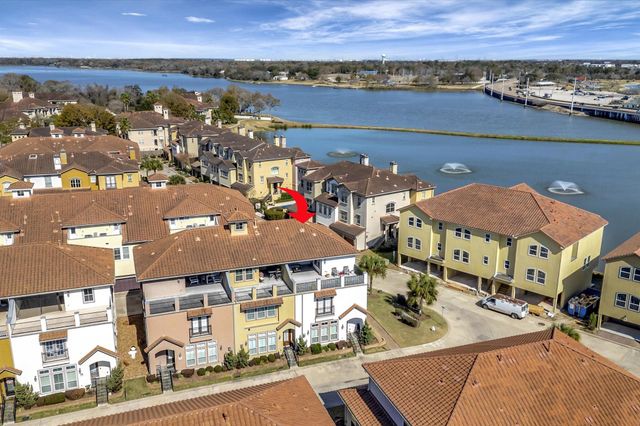 6 W Oaks Drive, Houston, TX 77058