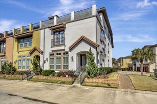 6 W Oaks Drive, Houston, TX 77058