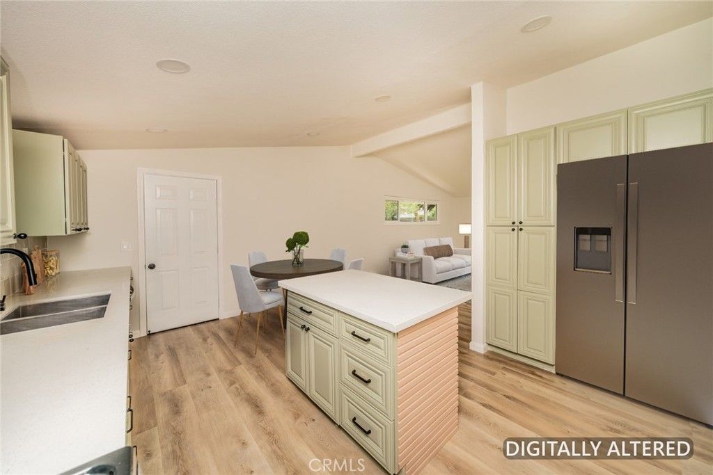 Image 11 of property listing at 5680 Ensenada Way, Riverside, CA 92504