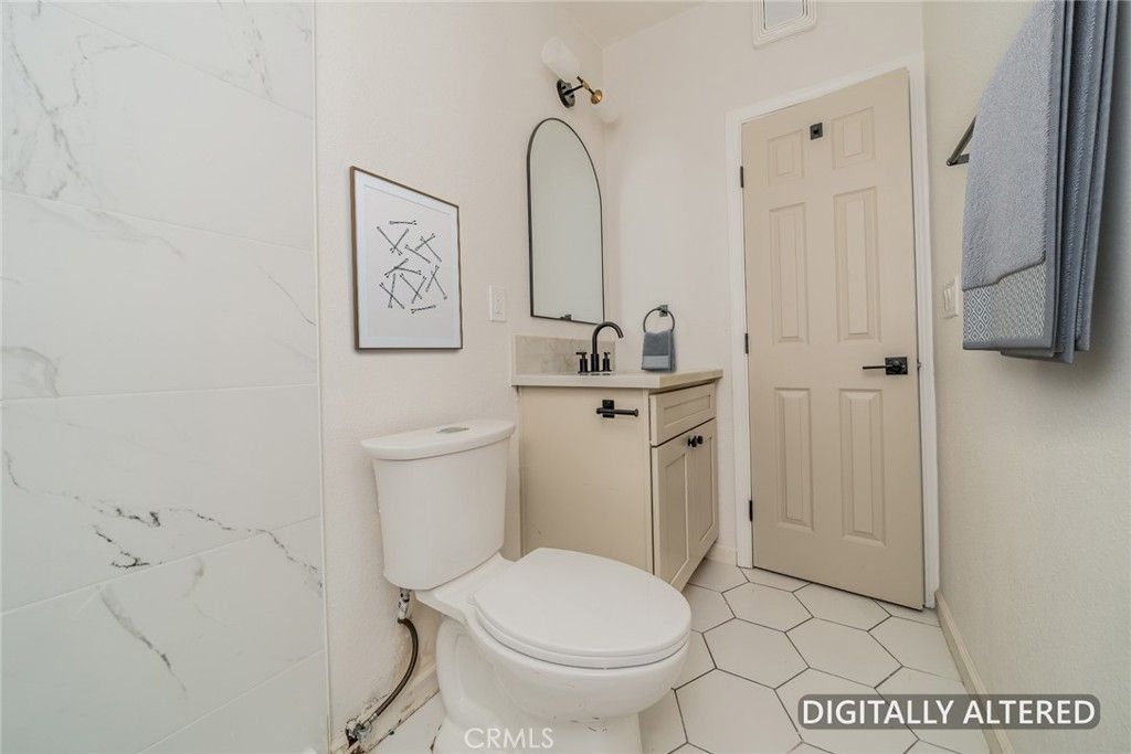 Image 25 of property listing at 5680 Ensenada Way, Riverside, CA 92504