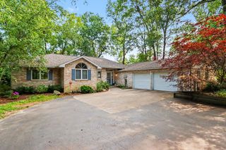 28284 62nd Avenue, Lawton, MI 49065