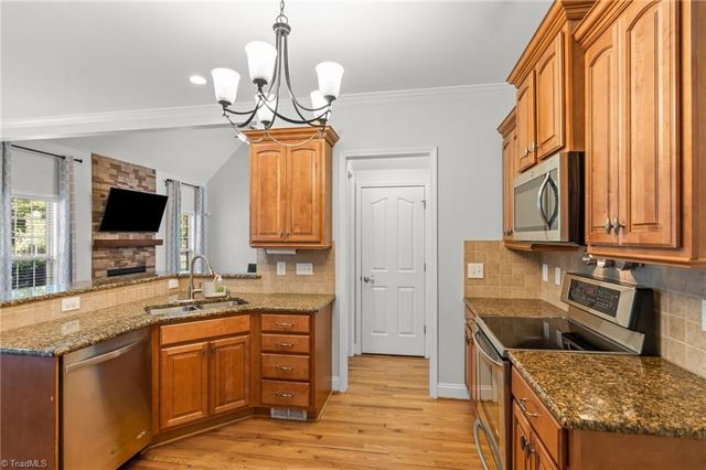 192 Loganberry Court, Clemmons, NC 27012
