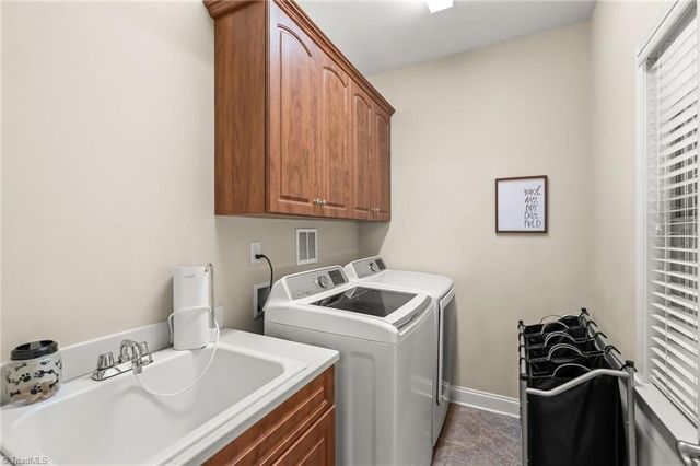 192 Loganberry Court, Clemmons, NC 27012