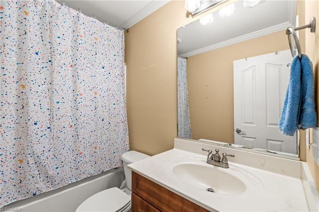 192 Loganberry Court, Clemmons, NC 27012