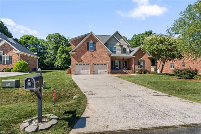 192 Loganberry Court, Clemmons, NC 27012