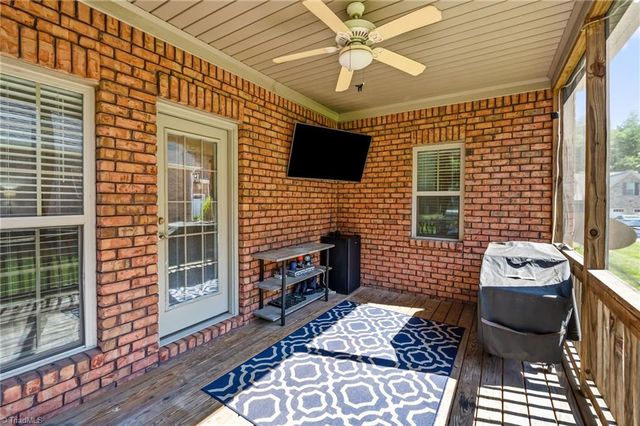 192 Loganberry Court, Clemmons, NC 27012