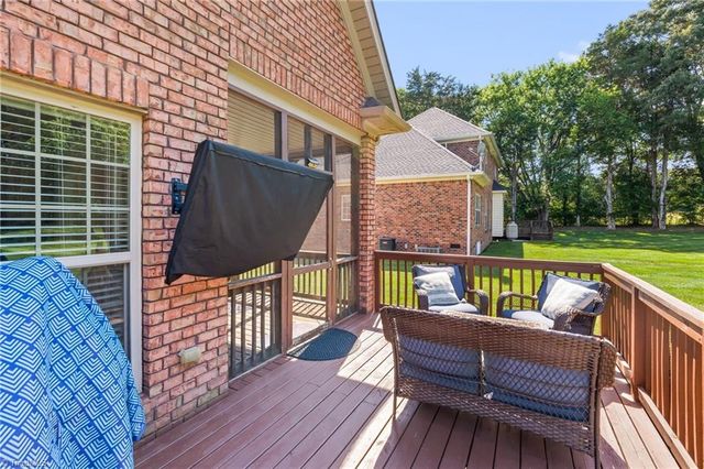 192 Loganberry Court, Clemmons, NC 27012