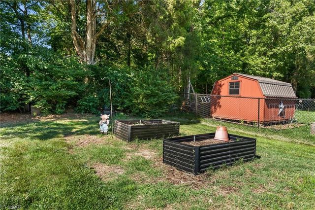 192 Loganberry Court, Clemmons, NC 27012