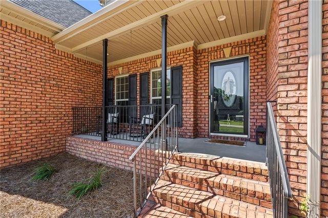 192 Loganberry Court, Clemmons, NC 27012