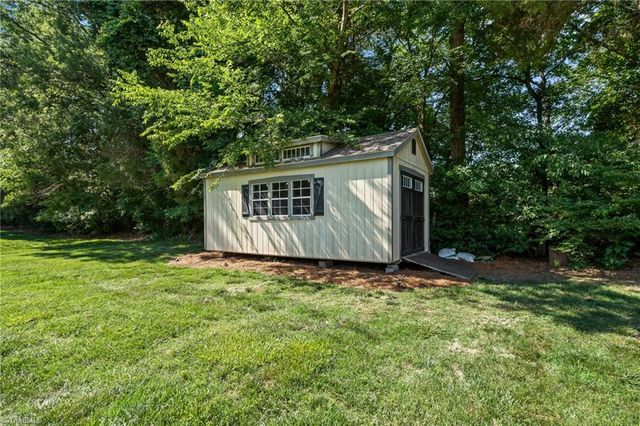 192 Loganberry Court, Clemmons, NC 27012