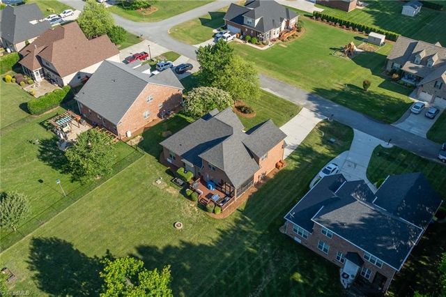 192 Loganberry Court, Clemmons, NC 27012