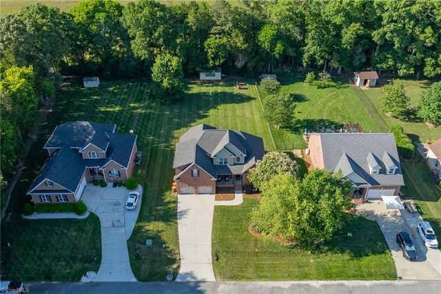 192 Loganberry Court, Clemmons, NC 27012
