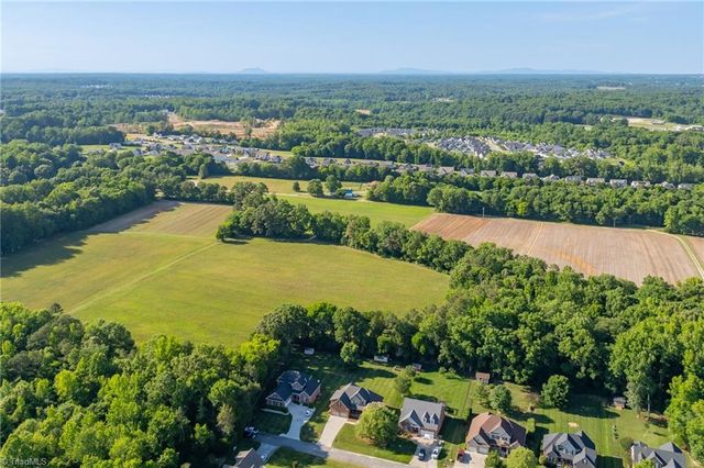 192 Loganberry Court, Clemmons, NC 27012