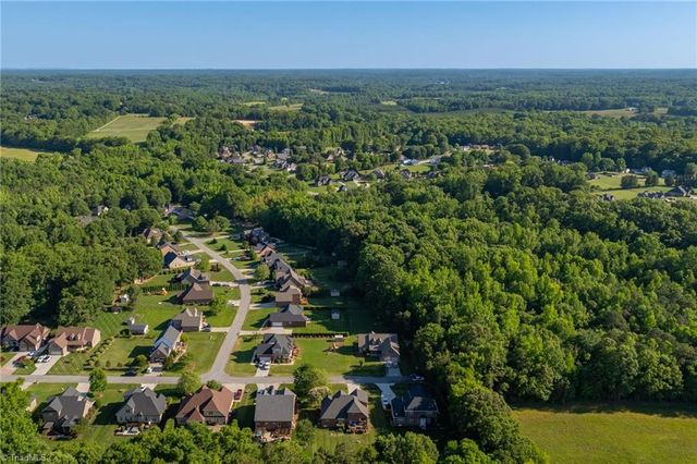 192 Loganberry Court, Clemmons, NC 27012