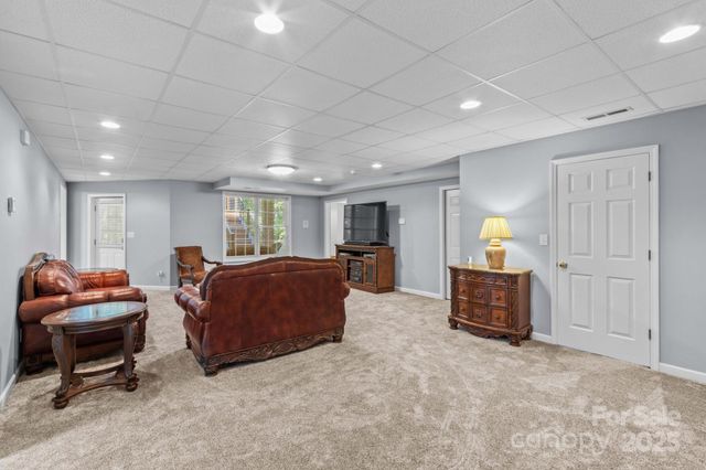100 Burkeview Court, Lexington, NC 27295