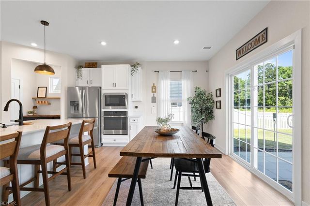313 Miriam DR E, Moyock, NC 27958