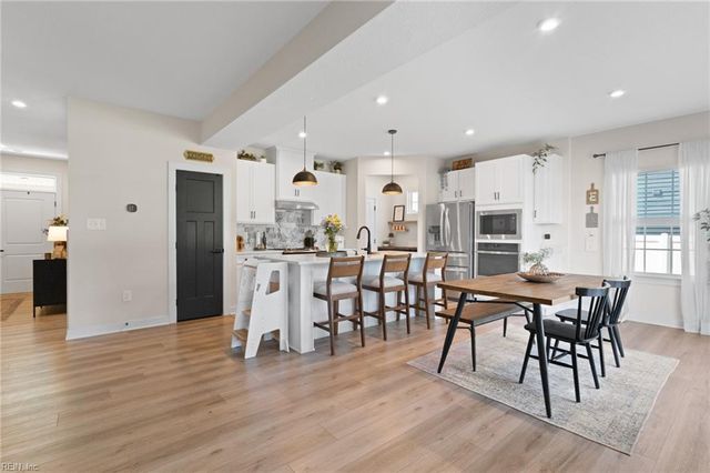 313 Miriam DR E, Moyock, NC 27958