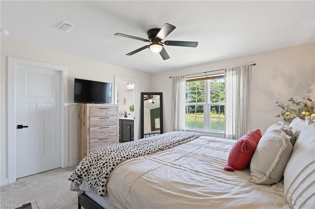 313 Miriam DR E, Moyock, NC 27958