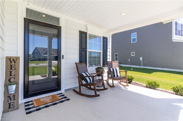 313 Miriam DR E, Moyock, NC 27958