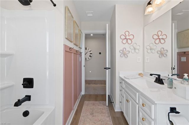 313 Miriam DR E, Moyock, NC 27958