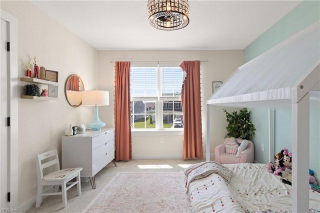 313 Miriam DR E, Moyock, NC 27958