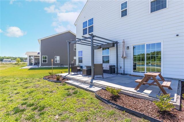 313 Miriam DR E, Moyock, NC 27958