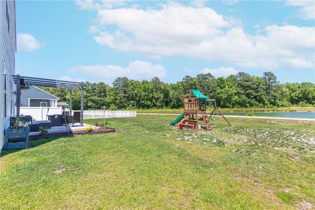 313 Miriam DR E, Moyock, NC 27958