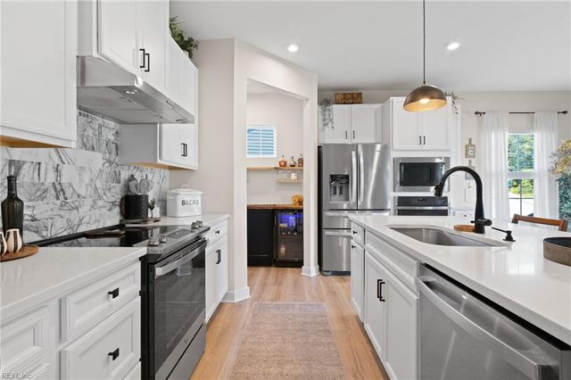 313 Miriam DR E, Moyock, NC 27958