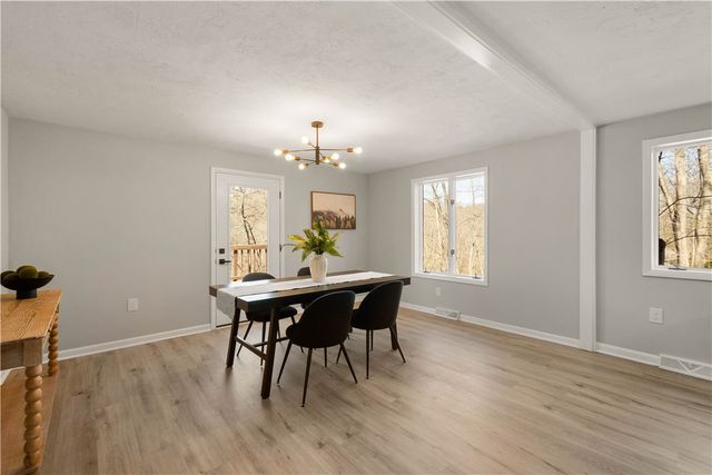2635 Woodmont Ln, Franklin Park, PA 15090