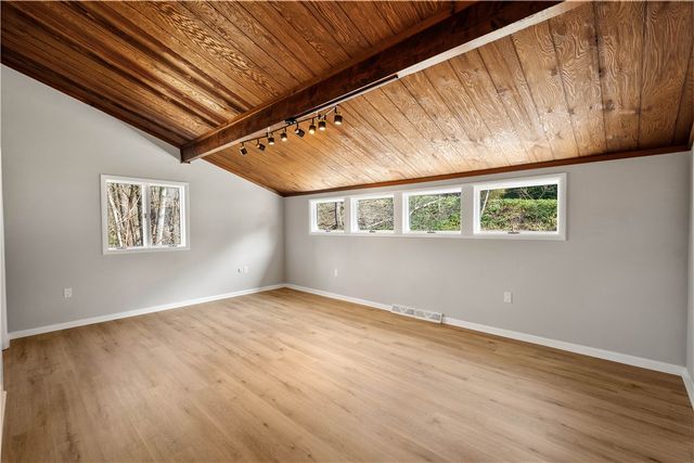 2635 Woodmont Ln, Franklin Park, PA 15090