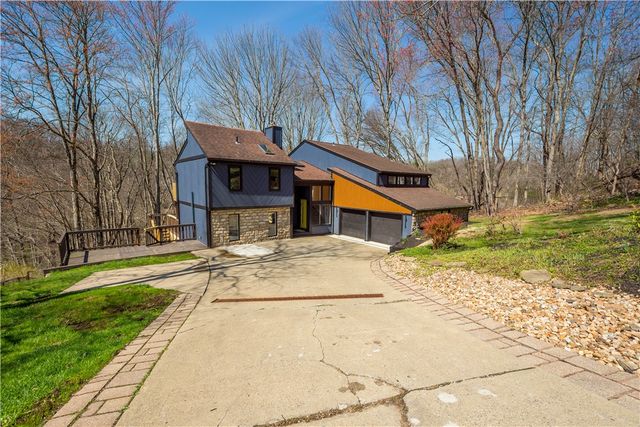 2635 Woodmont Ln, Franklin Park, PA 15090