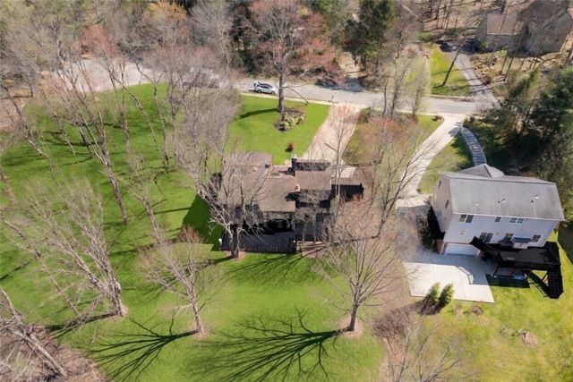 2635 Woodmont Ln, Franklin Park, PA 15090