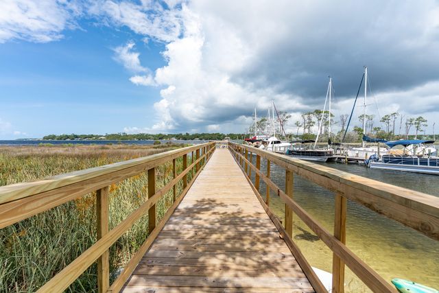 95 Marina Cove Drive, Niceville, FL 32578