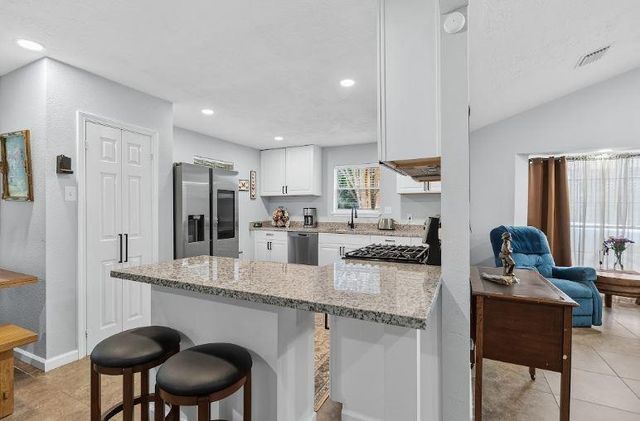 607 Brook Hollow Drive, Conroe, TX 77385